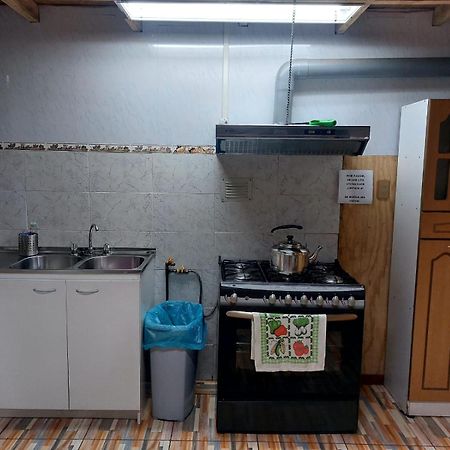 Hostal Y Cabanas Ventisquero Puerto Puyuguapi Ngoại thất bức ảnh