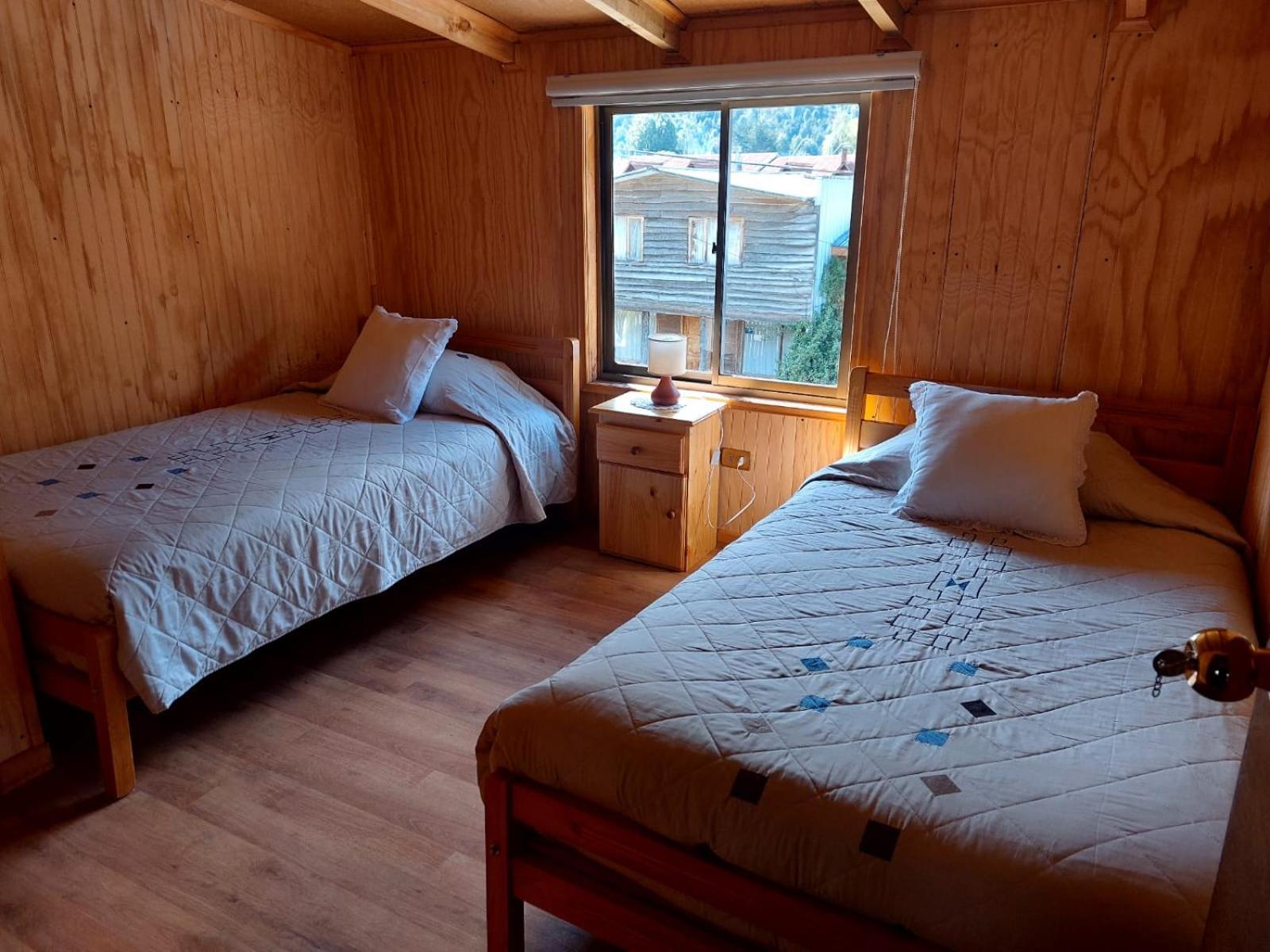 Hostal Y Cabanas Ventisquero Puerto Puyuguapi Ngoại thất bức ảnh
