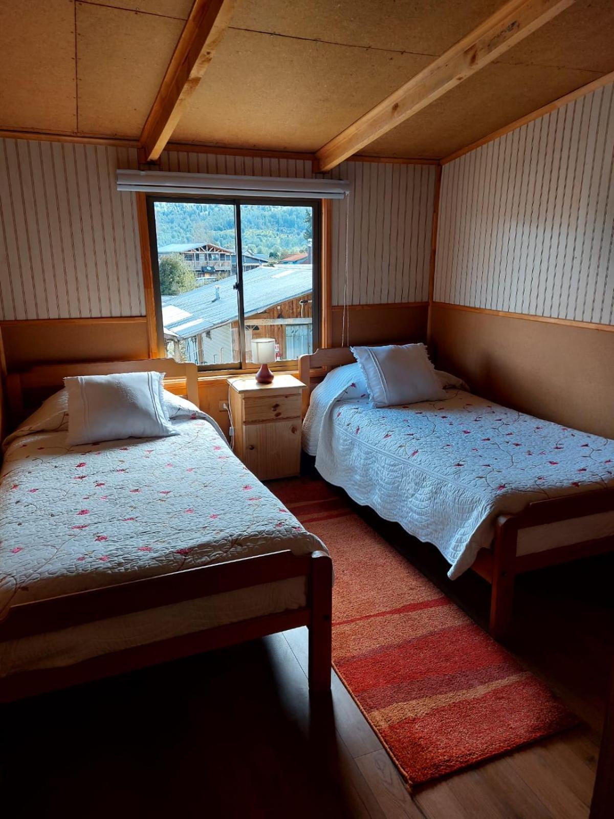 Hostal Y Cabanas Ventisquero Puerto Puyuguapi Ngoại thất bức ảnh