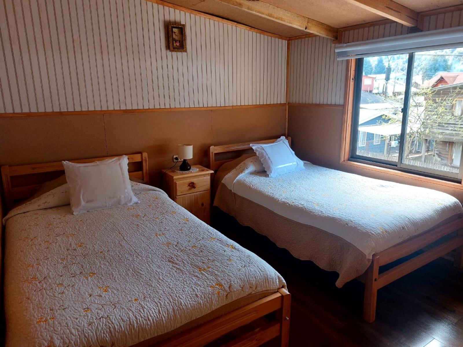 Hostal Y Cabanas Ventisquero Puerto Puyuguapi Ngoại thất bức ảnh