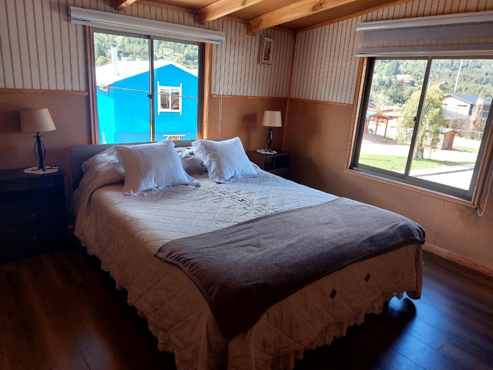 Hostal Y Cabanas Ventisquero Puerto Puyuguapi Ngoại thất bức ảnh