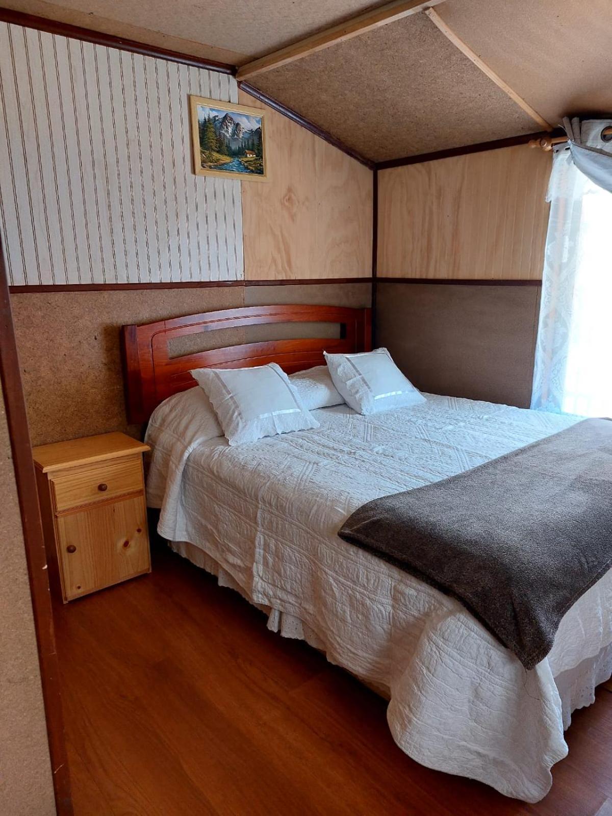 Hostal Y Cabanas Ventisquero Puerto Puyuguapi Ngoại thất bức ảnh