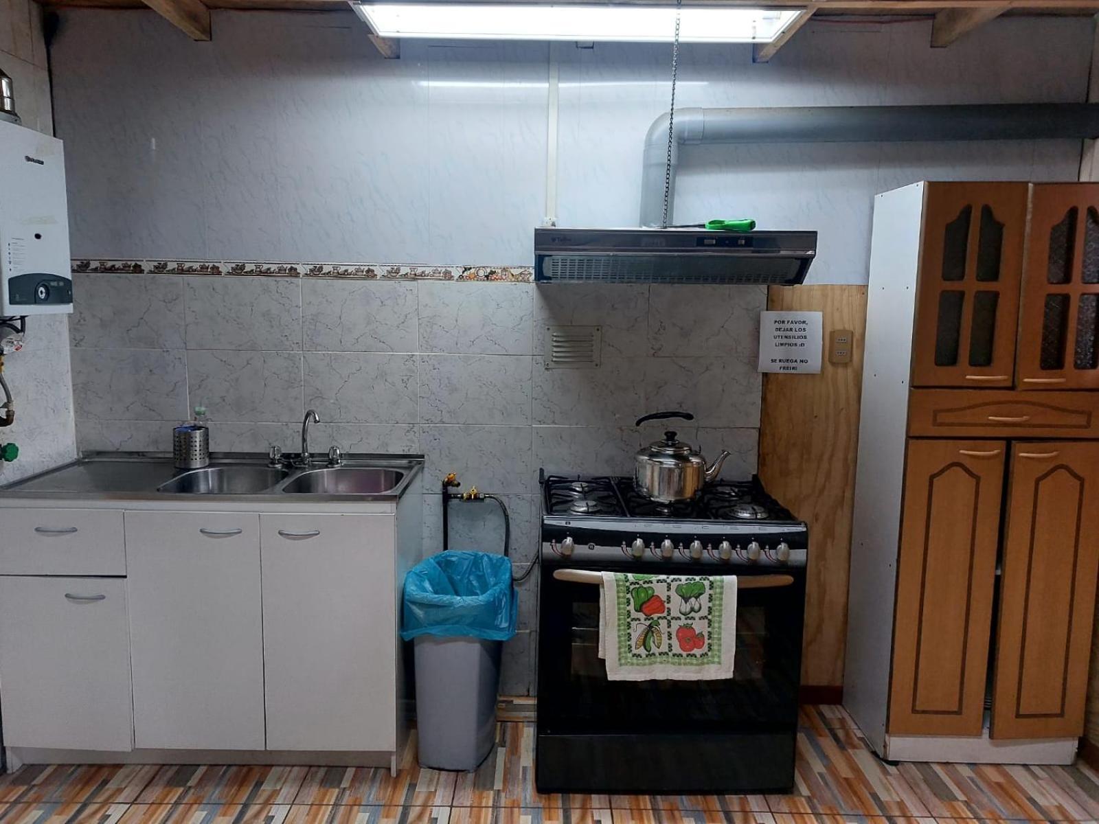 Hostal Y Cabanas Ventisquero Puerto Puyuguapi Ngoại thất bức ảnh