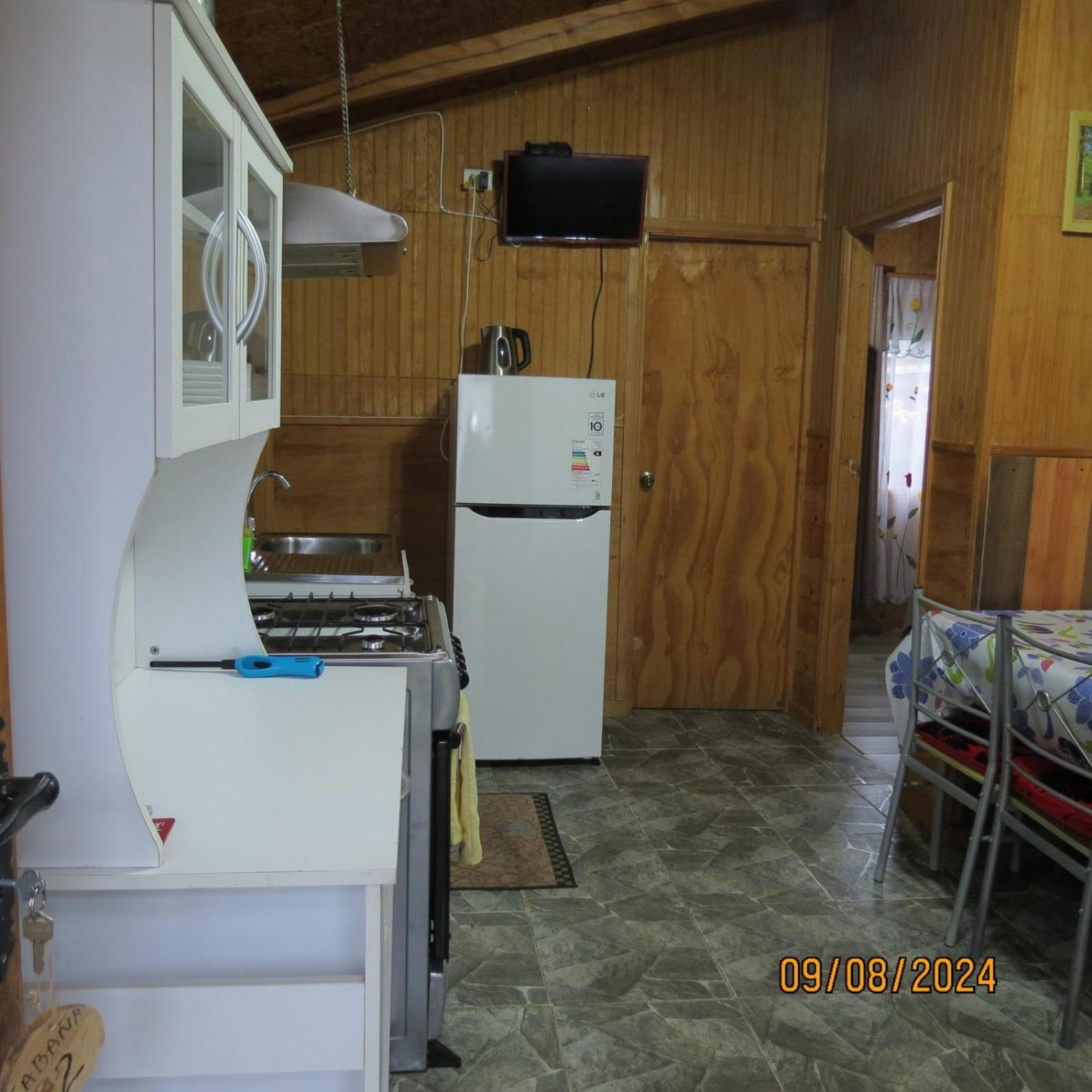Hostal Y Cabanas Ventisquero Puerto Puyuguapi Ngoại thất bức ảnh