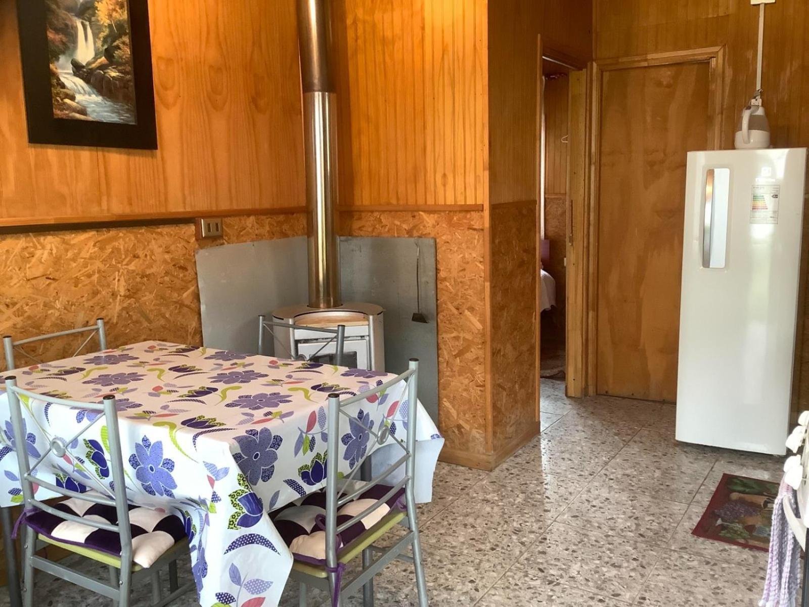 Hostal Y Cabanas Ventisquero Puerto Puyuguapi Ngoại thất bức ảnh