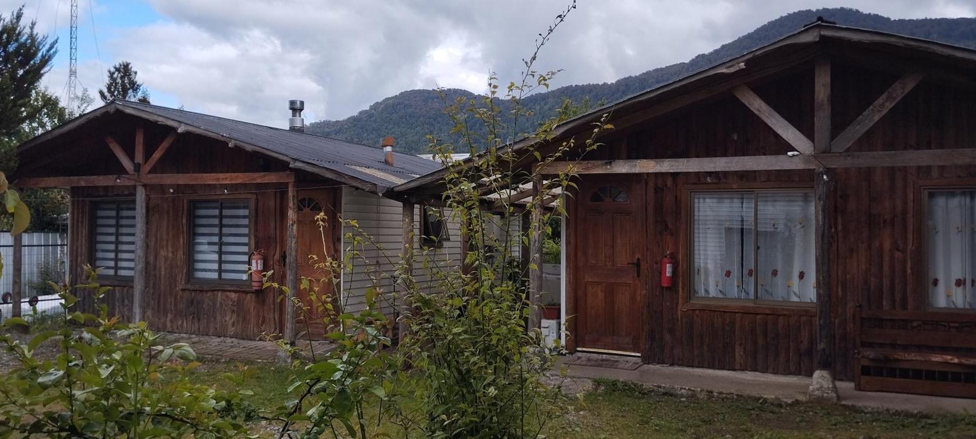 Hostal Y Cabanas Ventisquero Puerto Puyuguapi Ngoại thất bức ảnh